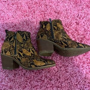 Stylish Brown Snake Print Ankle Boots